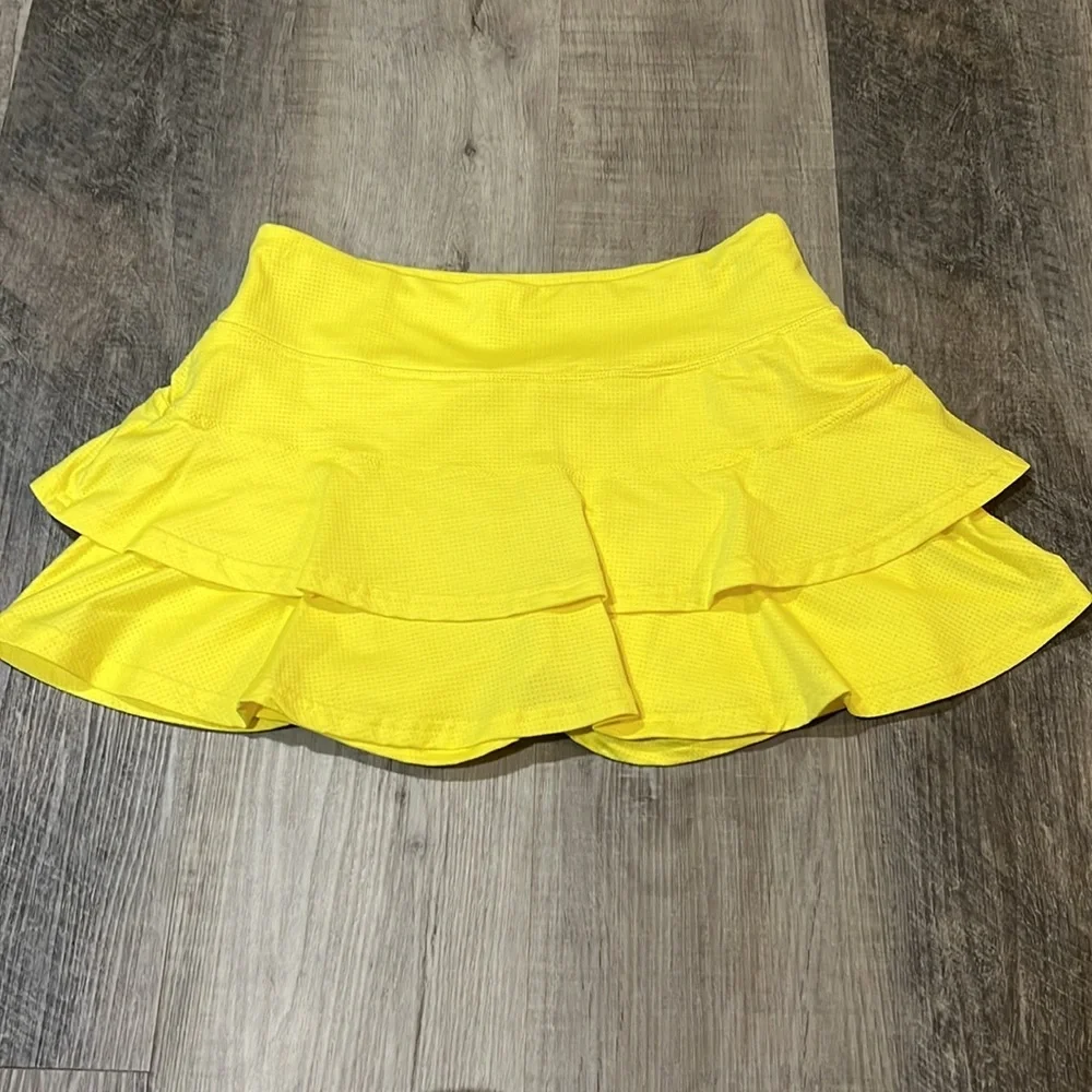 4 for $20 Lija tiered skort size small - Picture 2 of 6